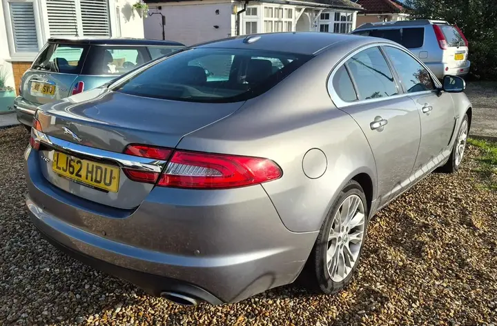 Jaguar Xf 2012 photo 5