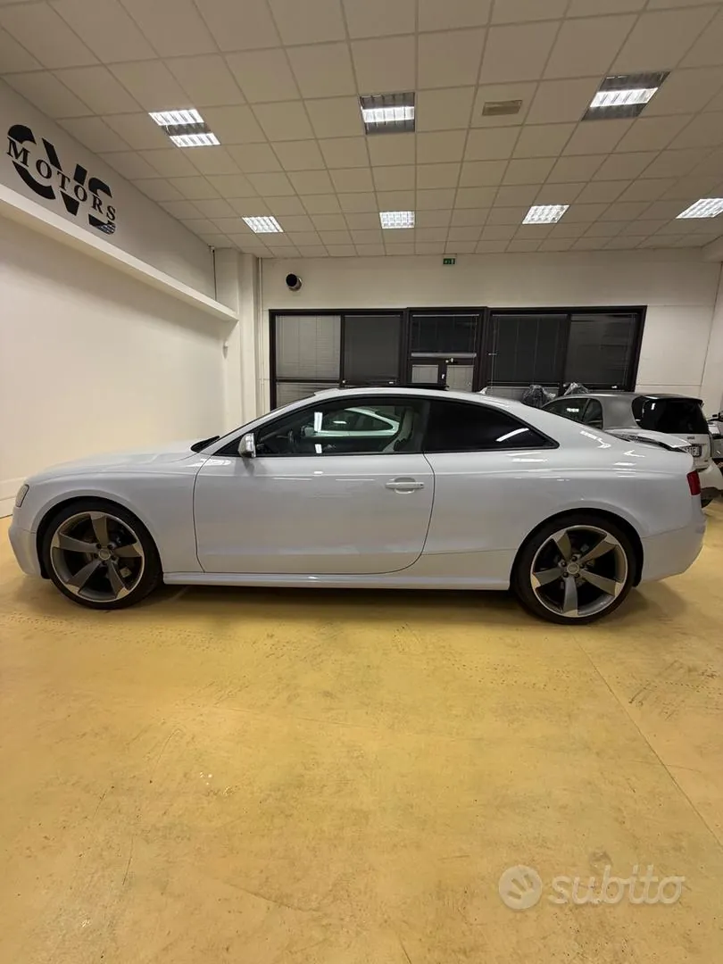 Audi Rs5 2011 photo 4