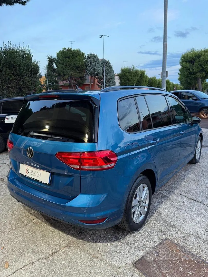 Volkswagen Touran 2022 photo 3
