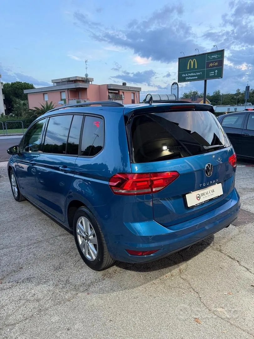Volkswagen Touran 2022 photo 4