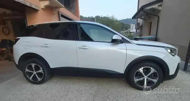 Peugeot 3008 2019 photo 2