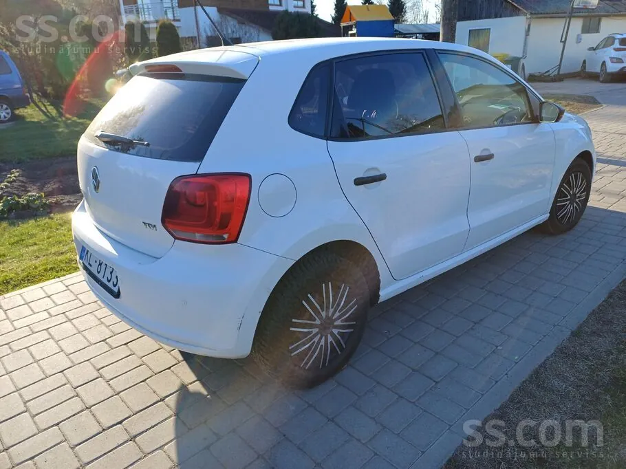 Volkswagen Polo 2014 photo 2