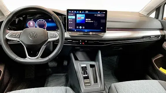 Volkswagen Golf I 2026 photo 2