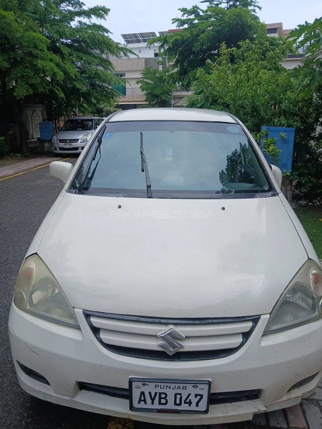 Suzuki Liana