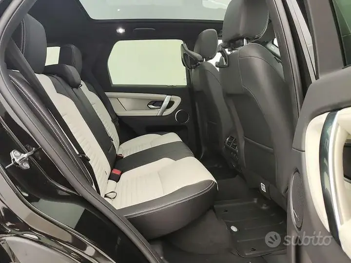 Land Rover Discovery Sport 2024 photo 5