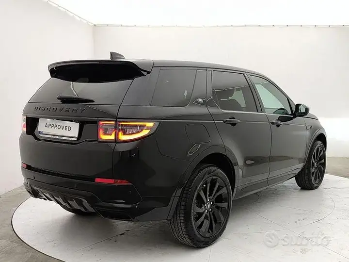 Land Rover Discovery Sport 2024 photo 2
