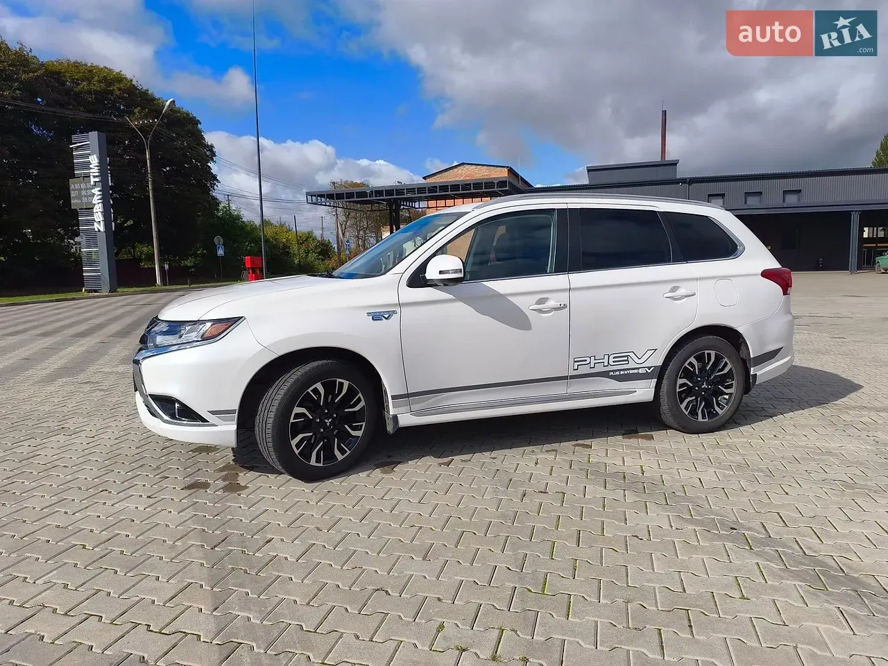 Mitsubishi Outlander 2018 photo 4