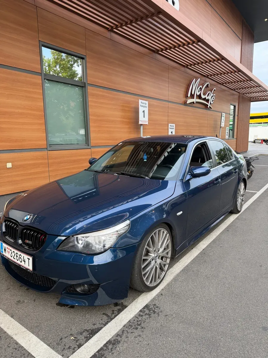 BMW 5 Series 2003 photo 3