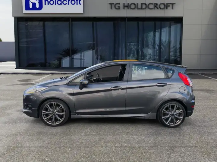 Ford Fiesta 2016 photo 2