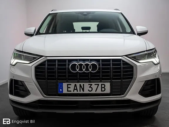 Audi Q3 2022 photo 2