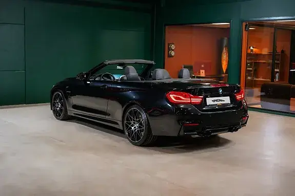 BMW M4 2018 photo 3