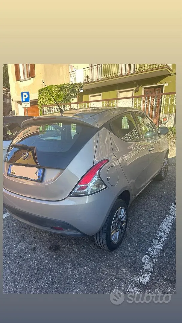Lancia Ypsilon 2013 photo 2