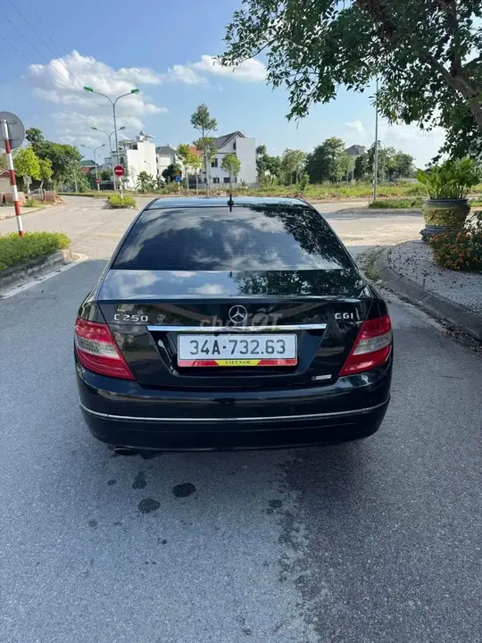 Mercedes-Benz C-Class 2010 photo 2