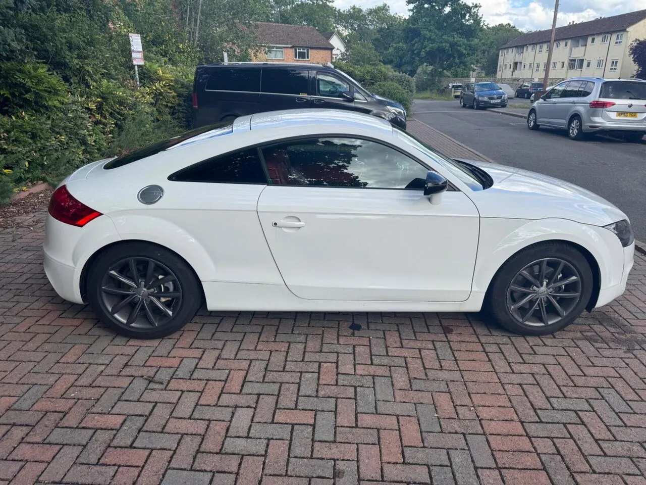 Audi Tt 2011 photo 4