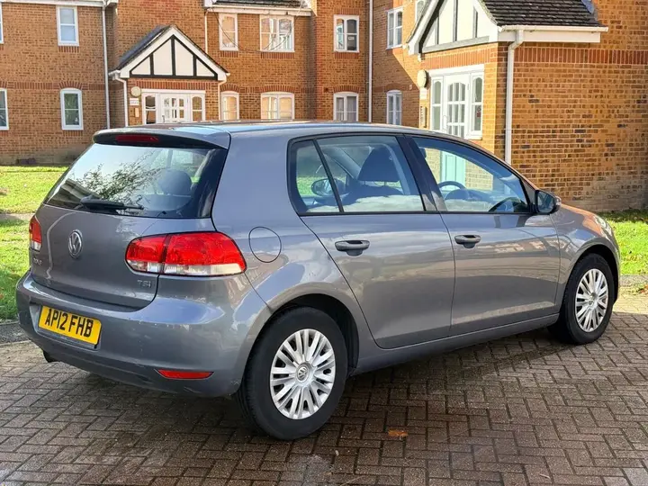 Volkswagen Golf 2012 photo 2