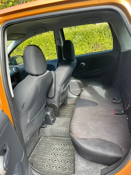 Nissan Note 2010 photo 3