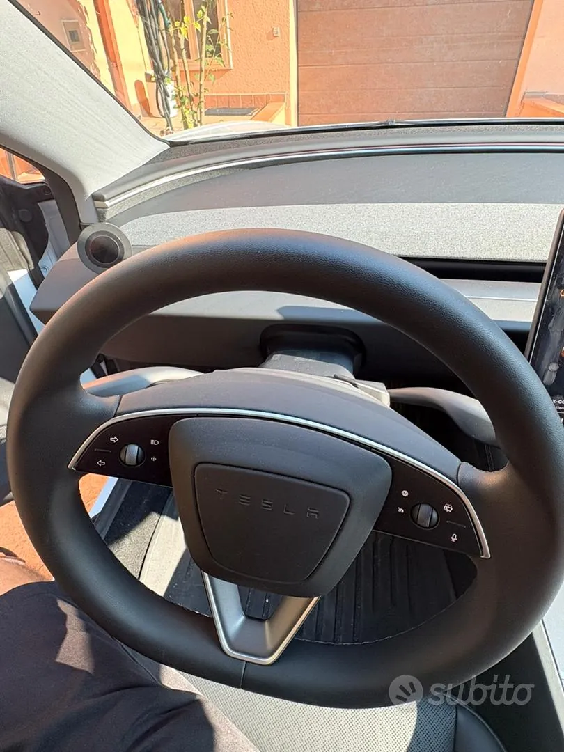 Tesla Model 3 2025 photo 4