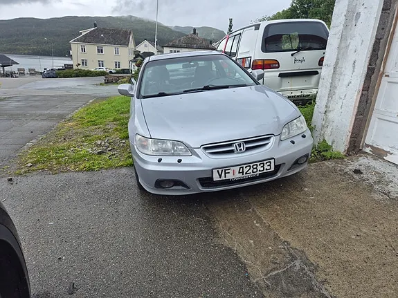 Honda Accord 2001 photo 2