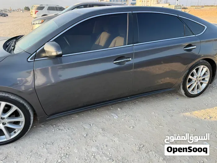 Toyota Avalon 2013 photo 2