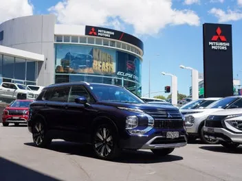Mitsubishi Outlander 2025 photo 2