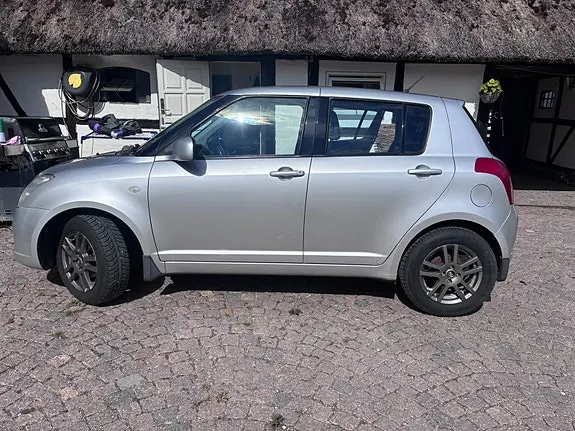 Suzuki Swift 2006 photo 4