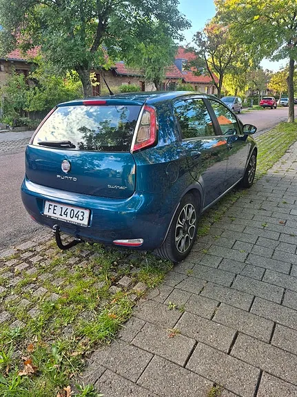Fiat Punto 2012 photo 2