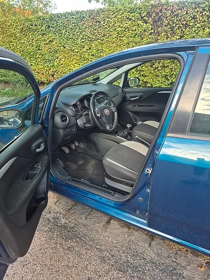Fiat Punto 2012 photo 4
