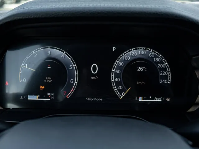 Jeep Grand Cherokee 2026 photo 4