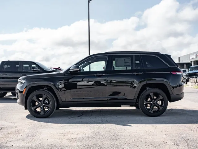Jeep Grand Cherokee 2026 photo 5