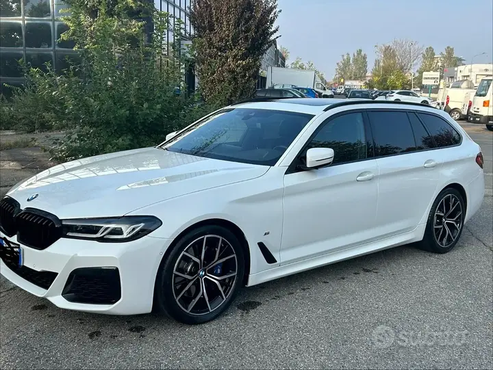 BMW 5 Series 2023 photo 2