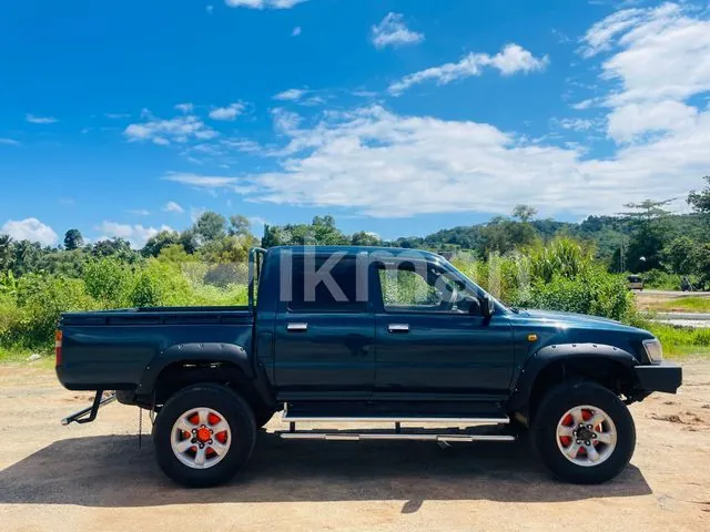 Toyota Hilux 1996 photo 4