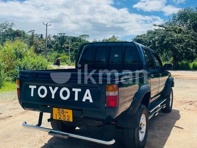 Toyota Hilux 1996 photo 3