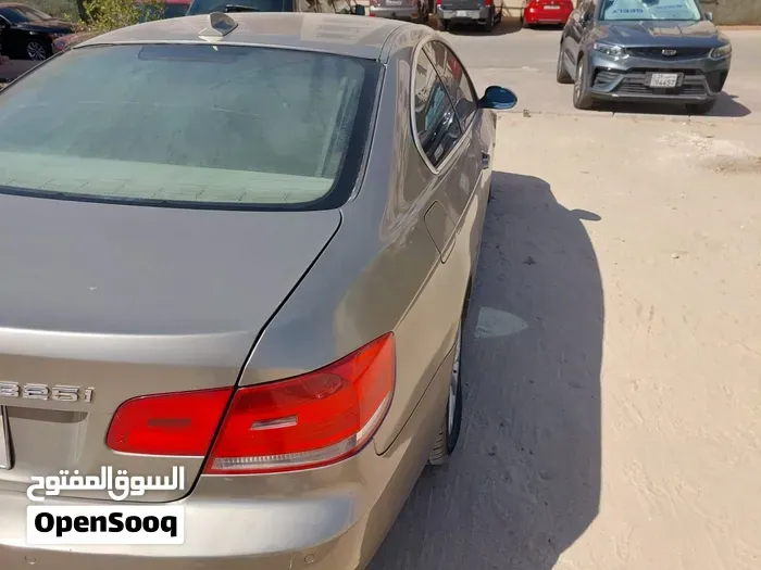 BMW 3 Series 2010 photo 5