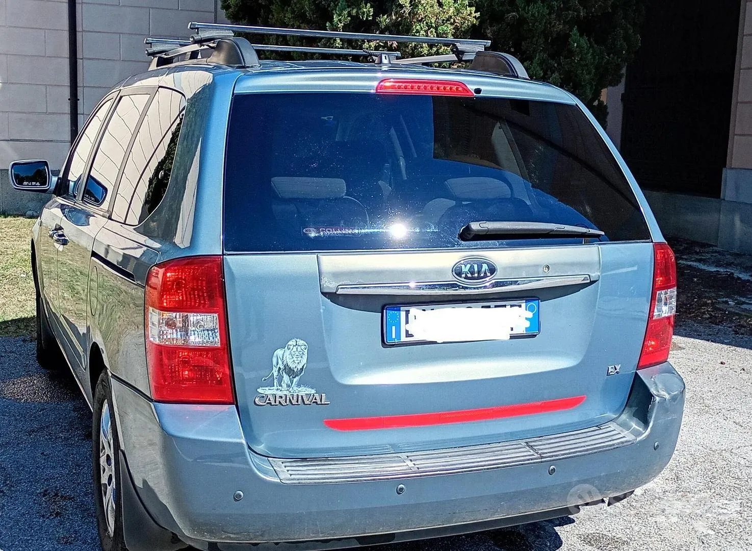 Kia Carnival 2009 photo 2