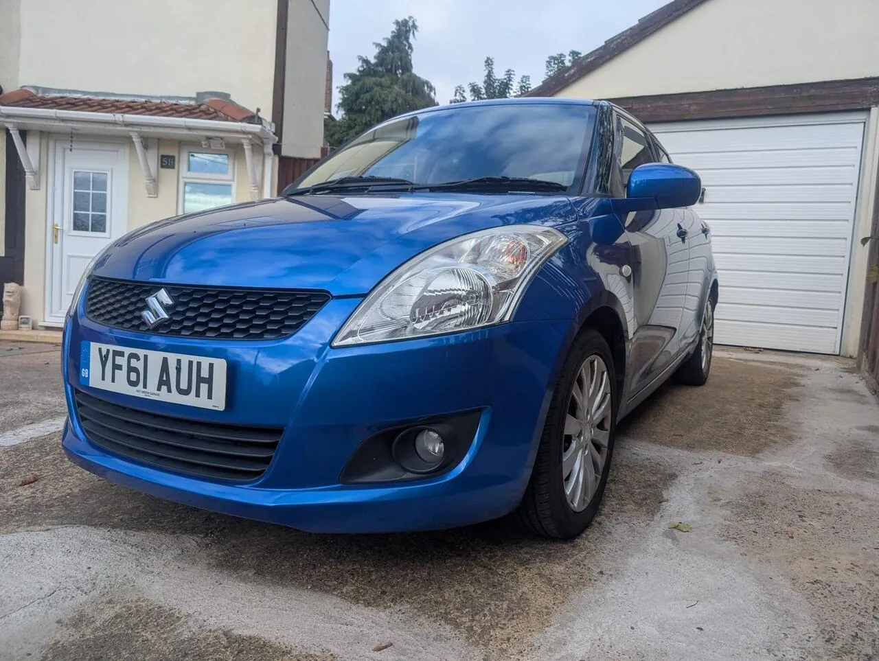 Suzuki Swift 2011 photo 3