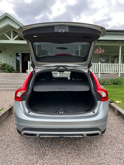Volvo V60 Cross Country 2017 photo 2