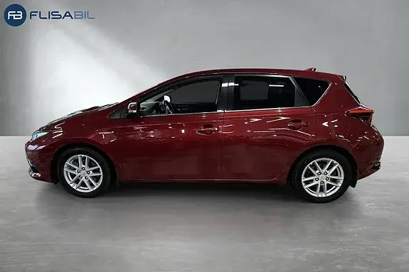 Toyota Auris 2018 photo 3