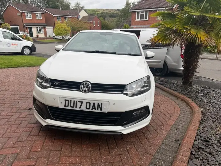 Volkswagen Polo 2017 photo 2