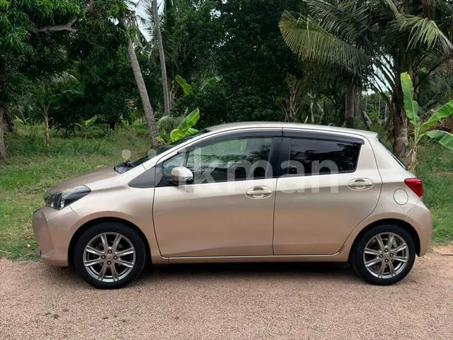 Toyota Vitz 2015 photo 4