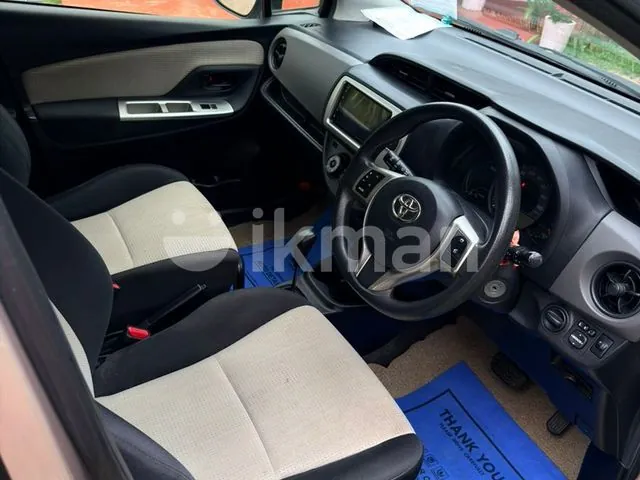 Toyota Vitz 2015 photo 2