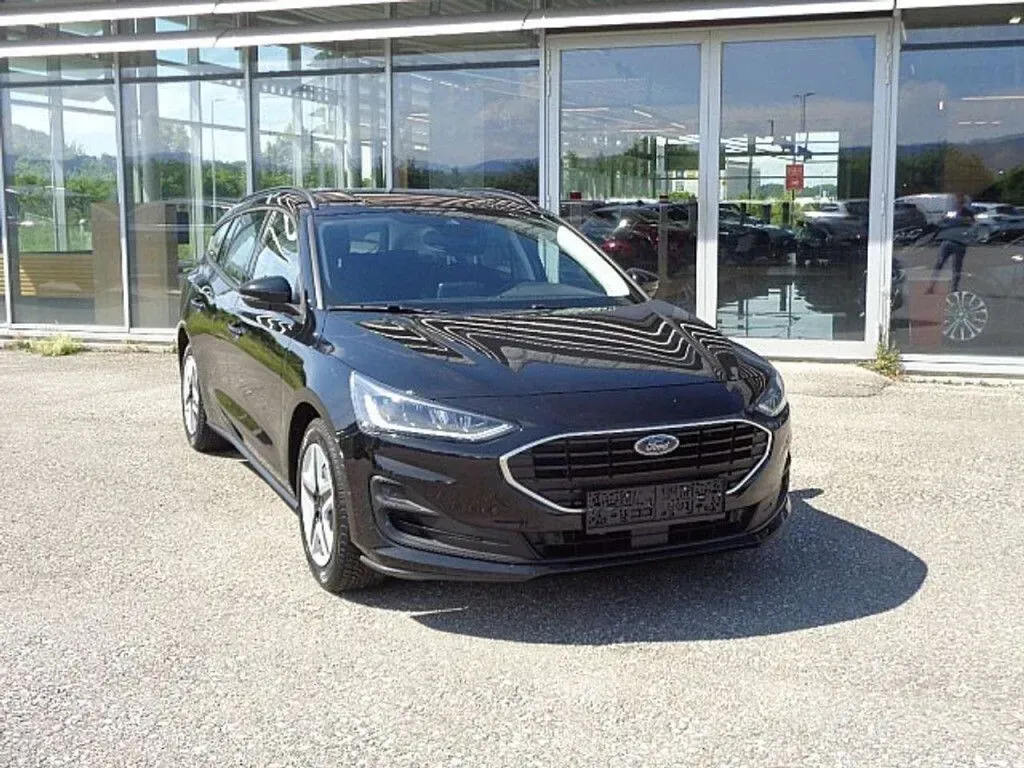 Ford Focus 2023 photo 2