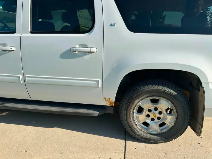 Chevrolet Suburban 2012 photo 5