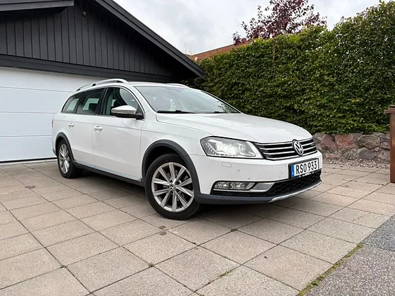 Volkswagen Passat Alltrack 2014 photo 2