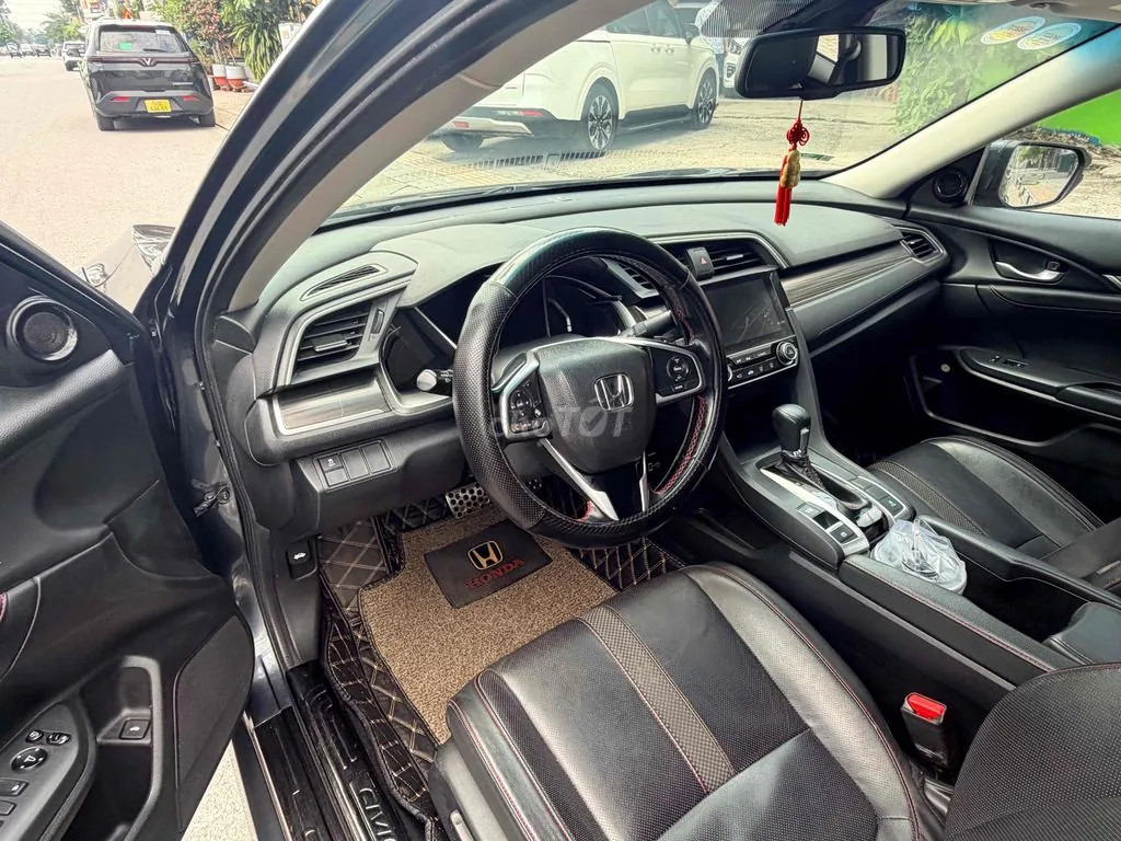 Honda Civic 2019 photo 5