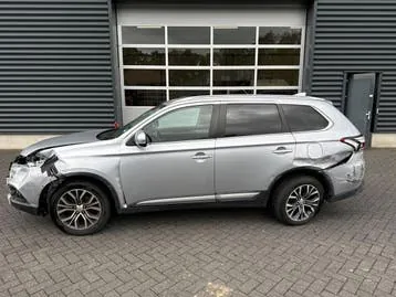 Mitsubishi Outlander 2017 photo 2