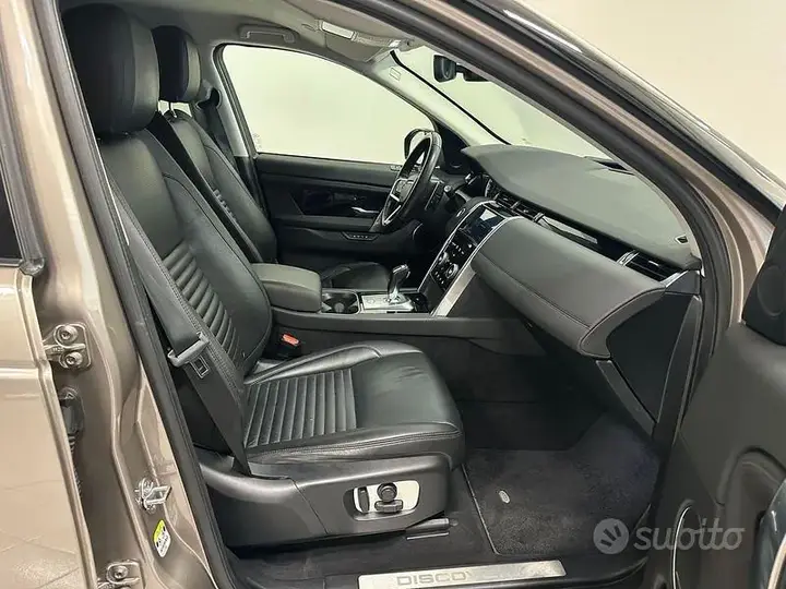 Land Rover Discovery Sport 2022 photo 5
