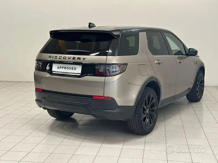 Land Rover Discovery Sport 2022 photo 2