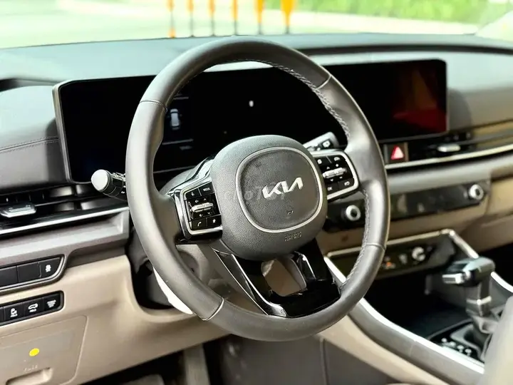 Kia Carnival 2025 photo 4
