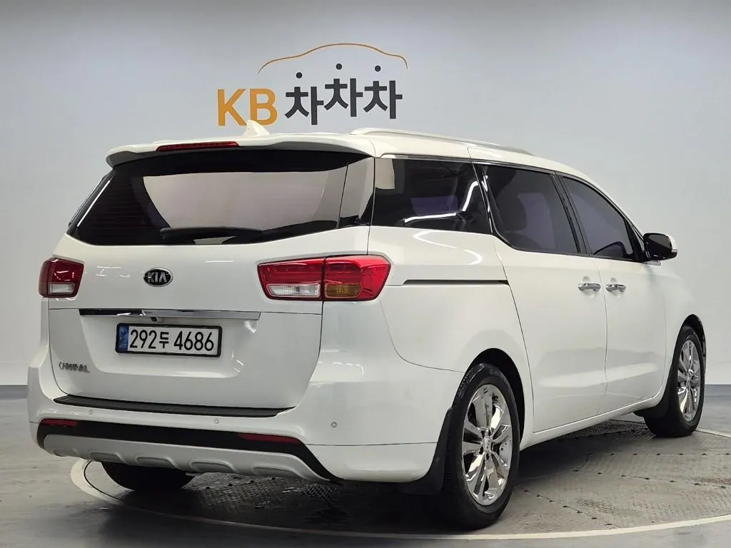 Kia Carnival 2016 photo 3