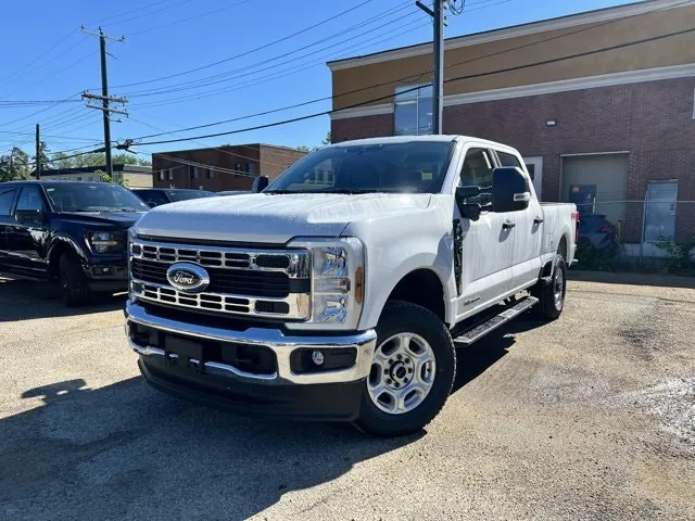 Ford Super Duty F-350 2026 photo 2